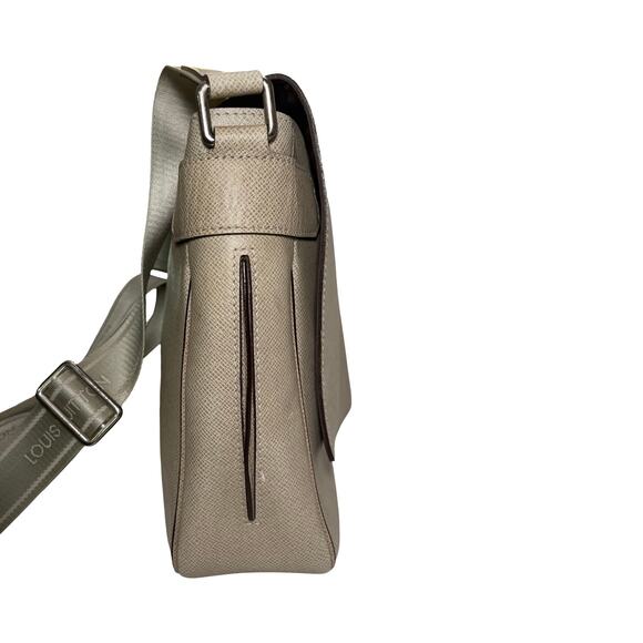 Louis Vuitton Taiga Roman MM Ardoise Gray Messenger Crossbody Bag 2009 - Picture 9 of 16